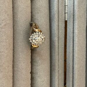 Gold diamond ring